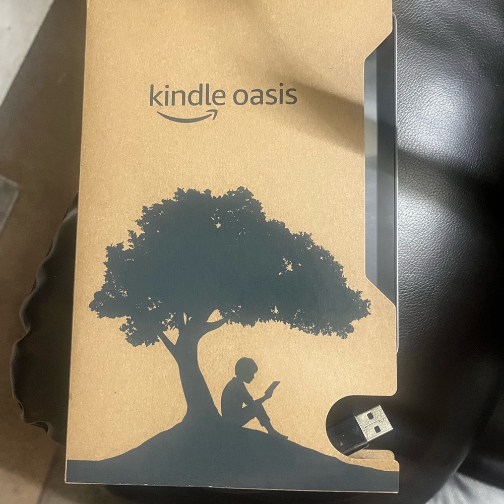 Kindle Oasis E-Reader - Black free mini pastel canvas tote bag when buy this - Picture 4 of 5